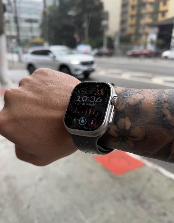 Smartwatch FUTURIX U4 2027 — uso casual